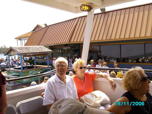 ./Gallery/2011 40th Anniv. Boat Ride/SANY0120.jpg